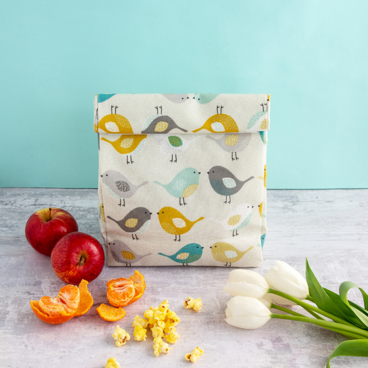 Why Lunch Bags Are Kicking Plastic Lunchboxes to the Curb